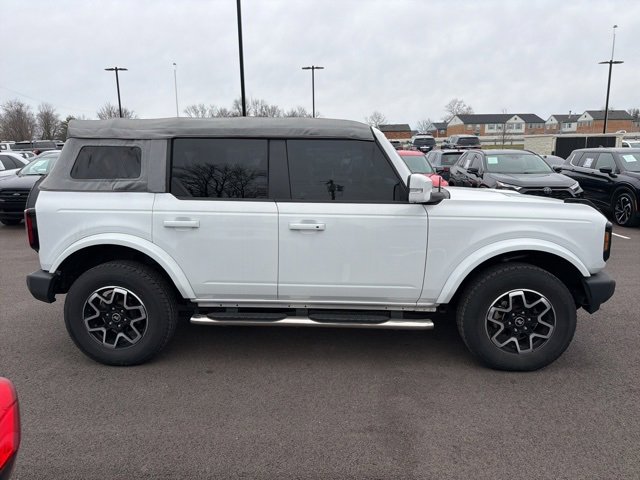 2022 Ford Bronco Outer Banks photo 2