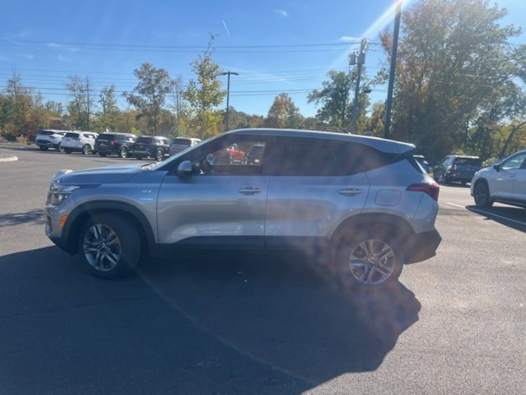 Used 2021 Kia Seltos LX SUV