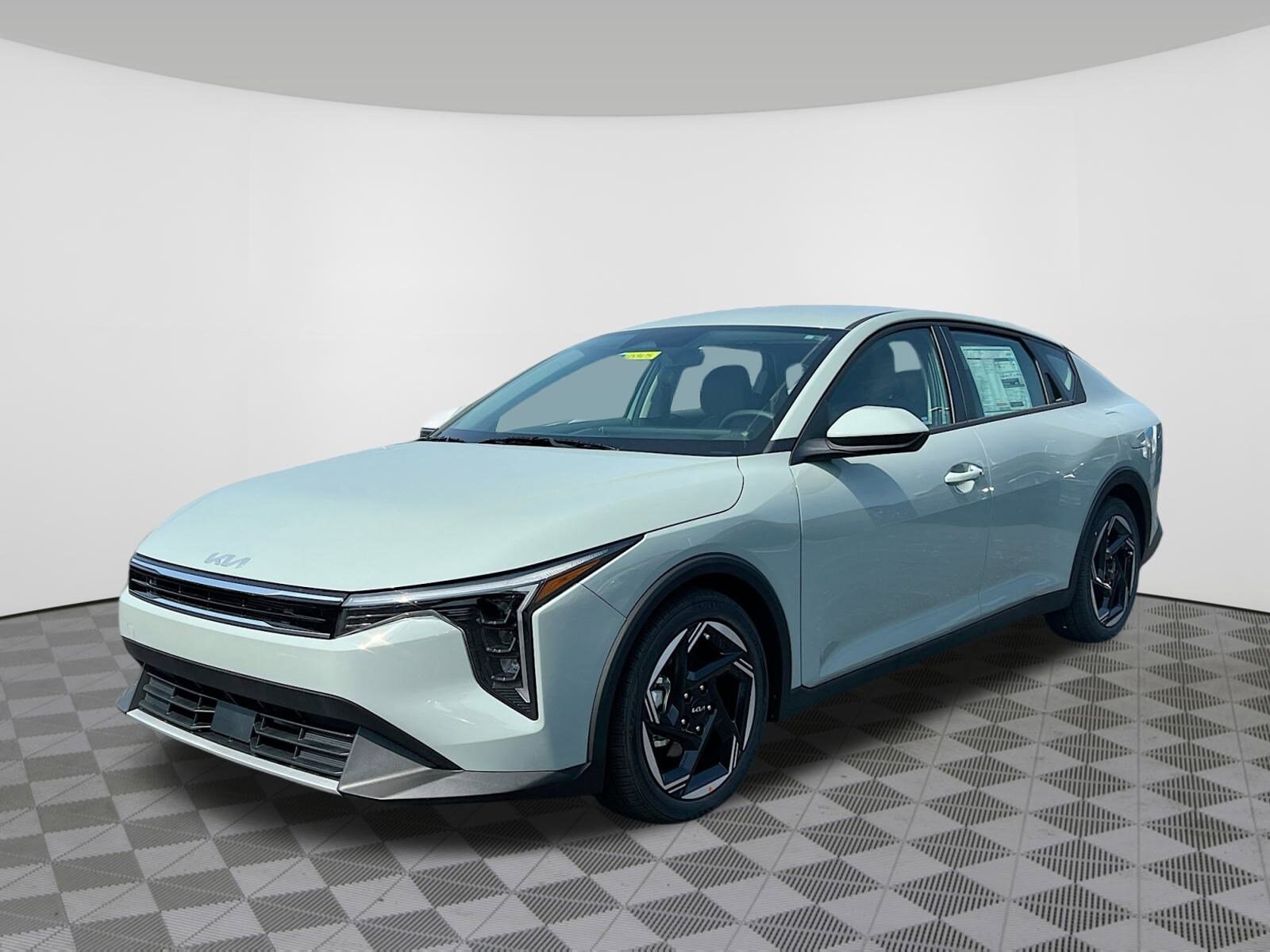 2025 Kia K4 EX photo 2