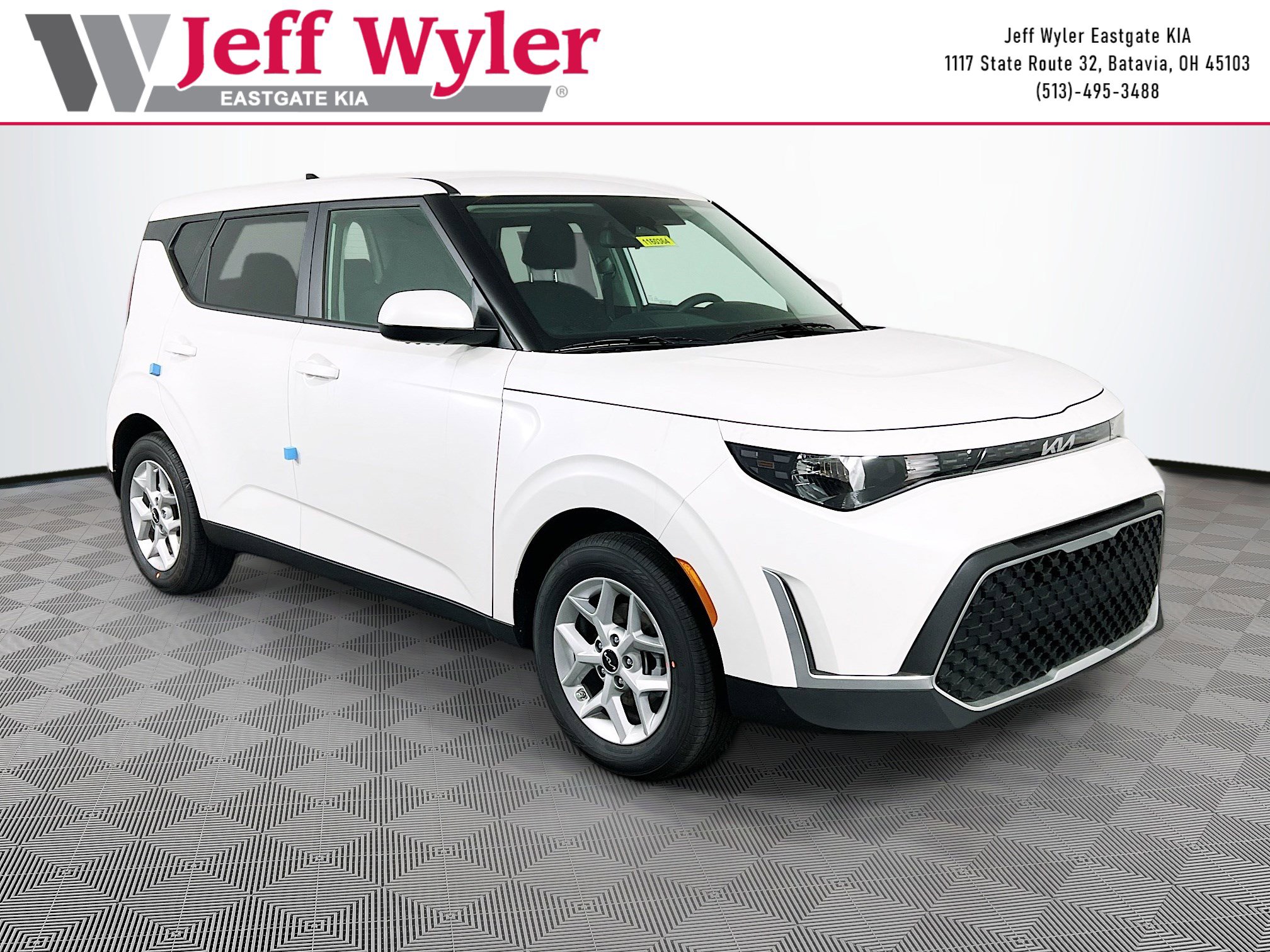 2025 Kia Soul LX's photo