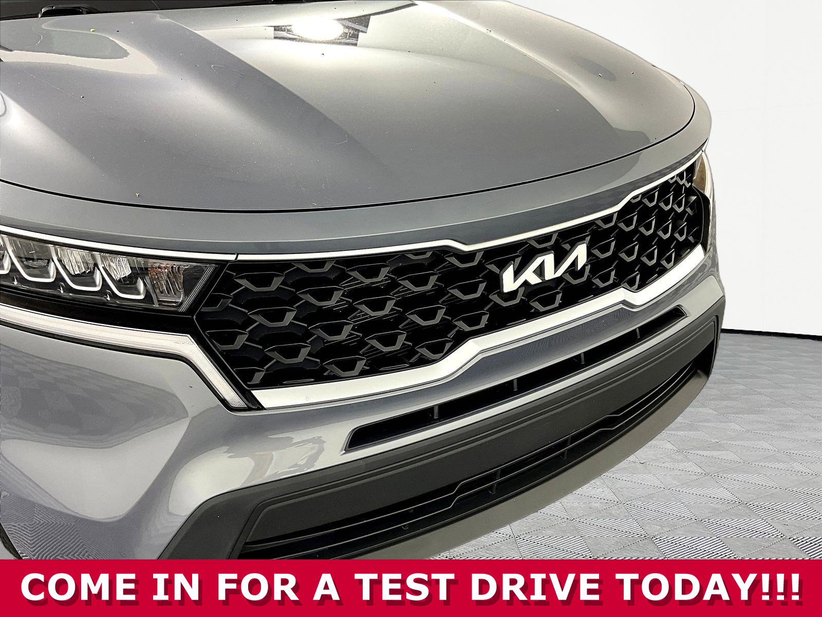 2023 Kia Sorento LX - Photo 28