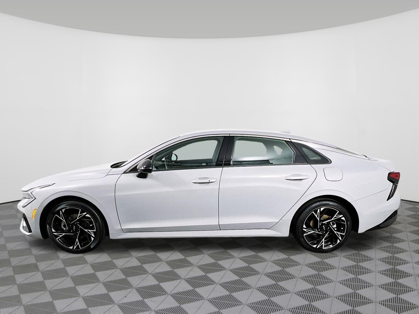 2025 Kia K5 GT-Line - Photo 30