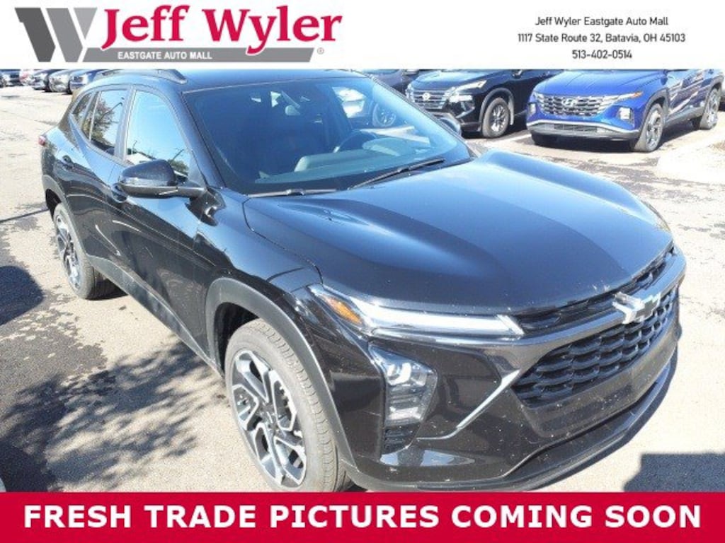 Used 2025 Chevrolet Trax 2RS SUV