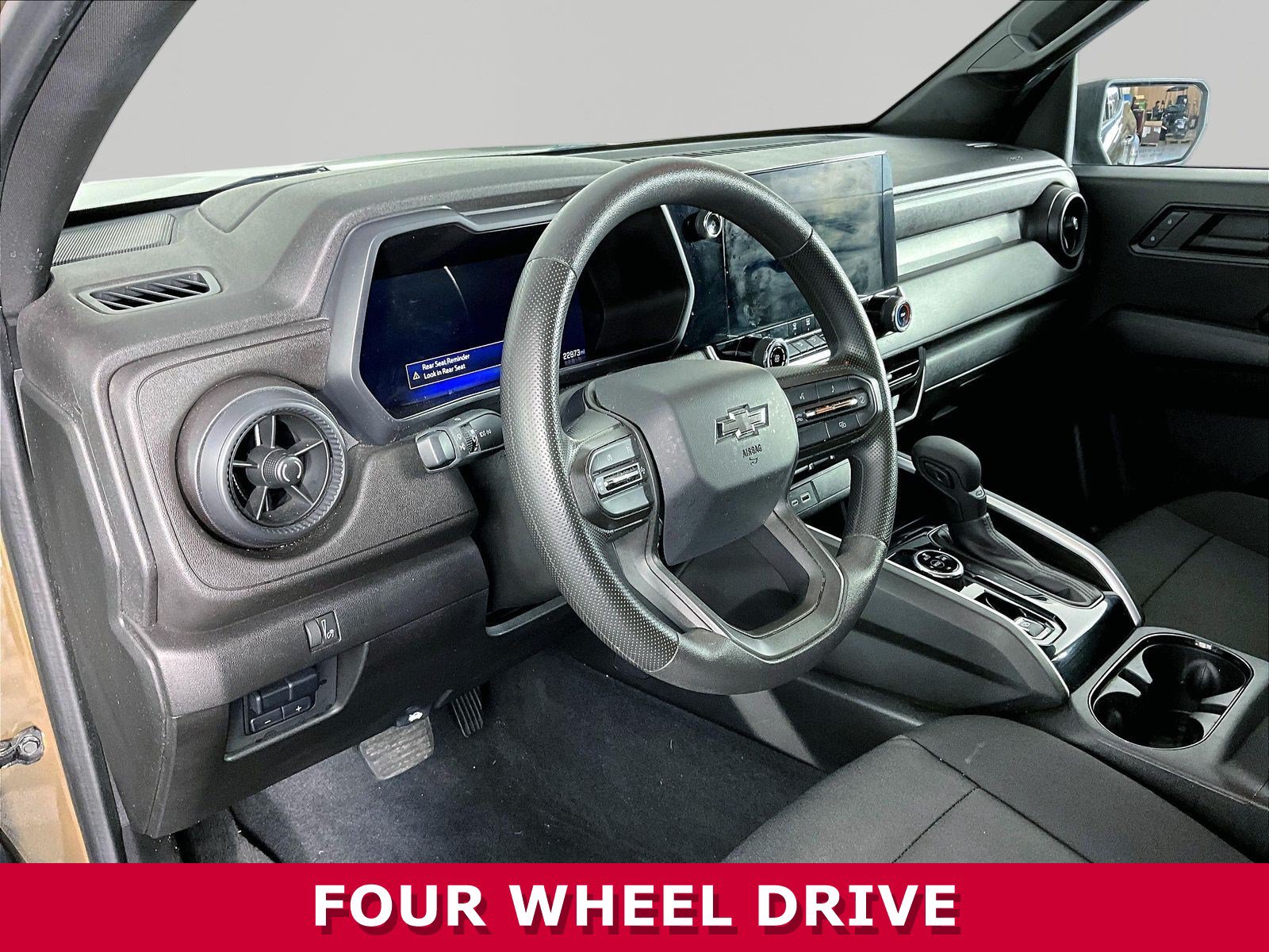 2024 Chevrolet Colorado Trail Boss - Photo 18