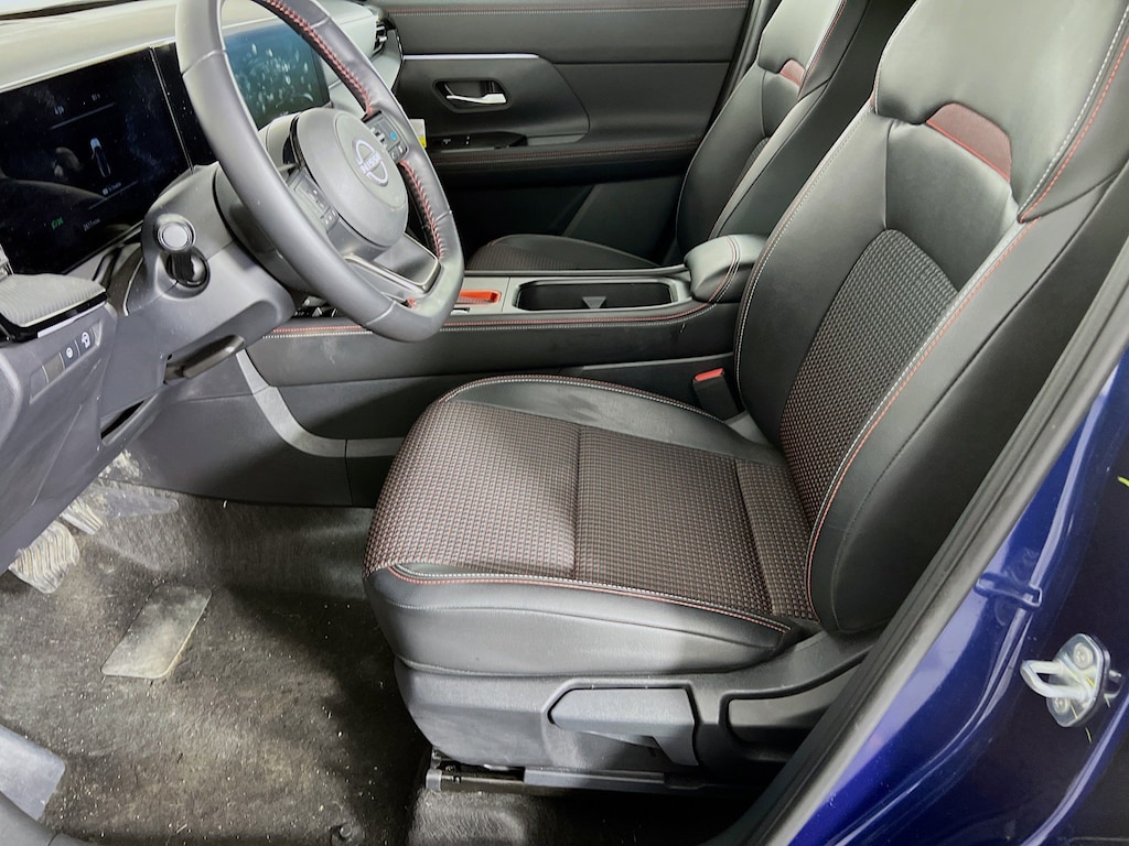 Used 2025 Nissan Kicks SR SUV