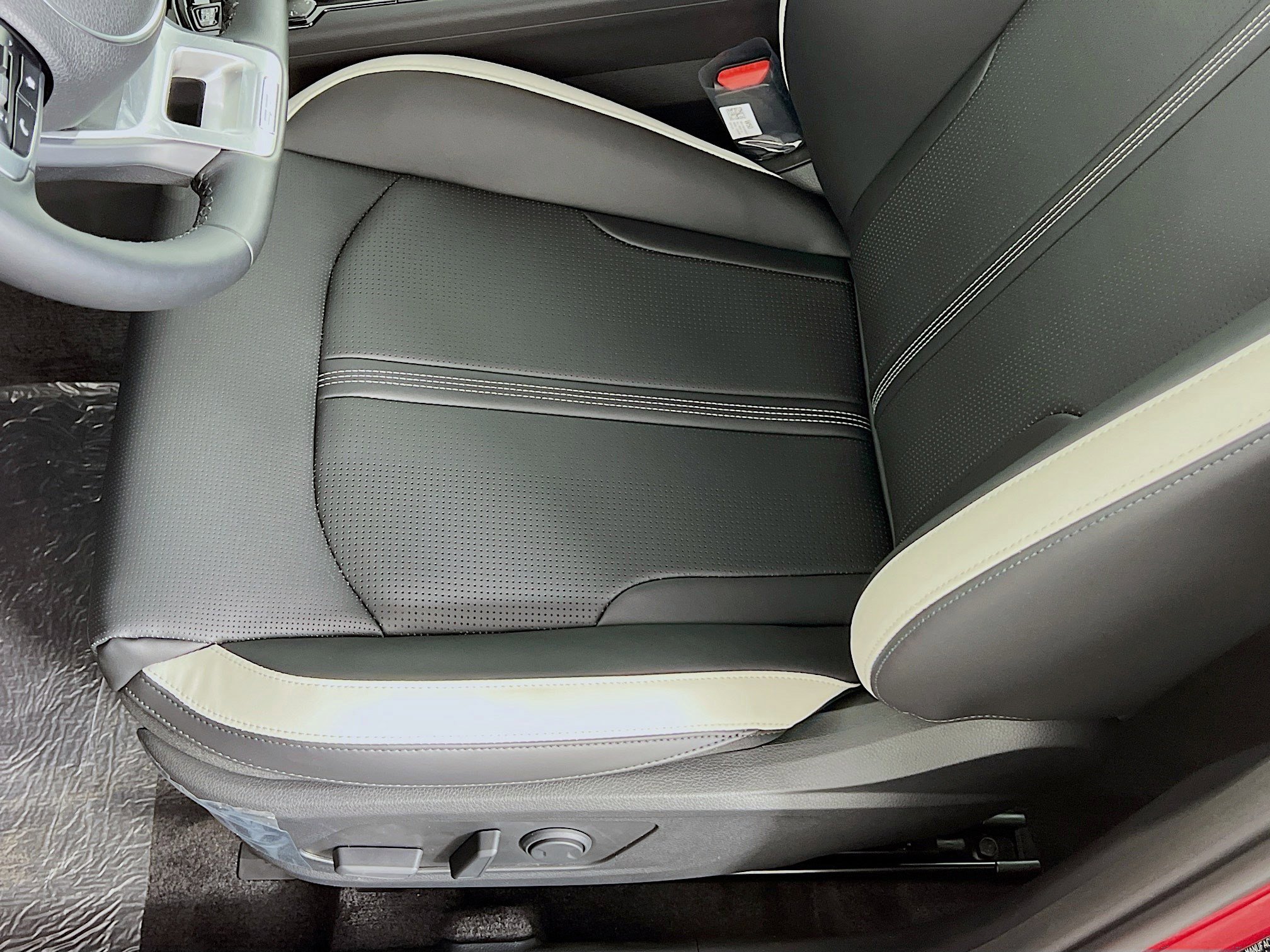 2025 Kia K5 GT-Line photo 4
