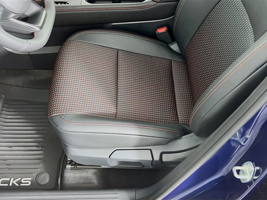 New 2026 Nissan Kicks SR SUV