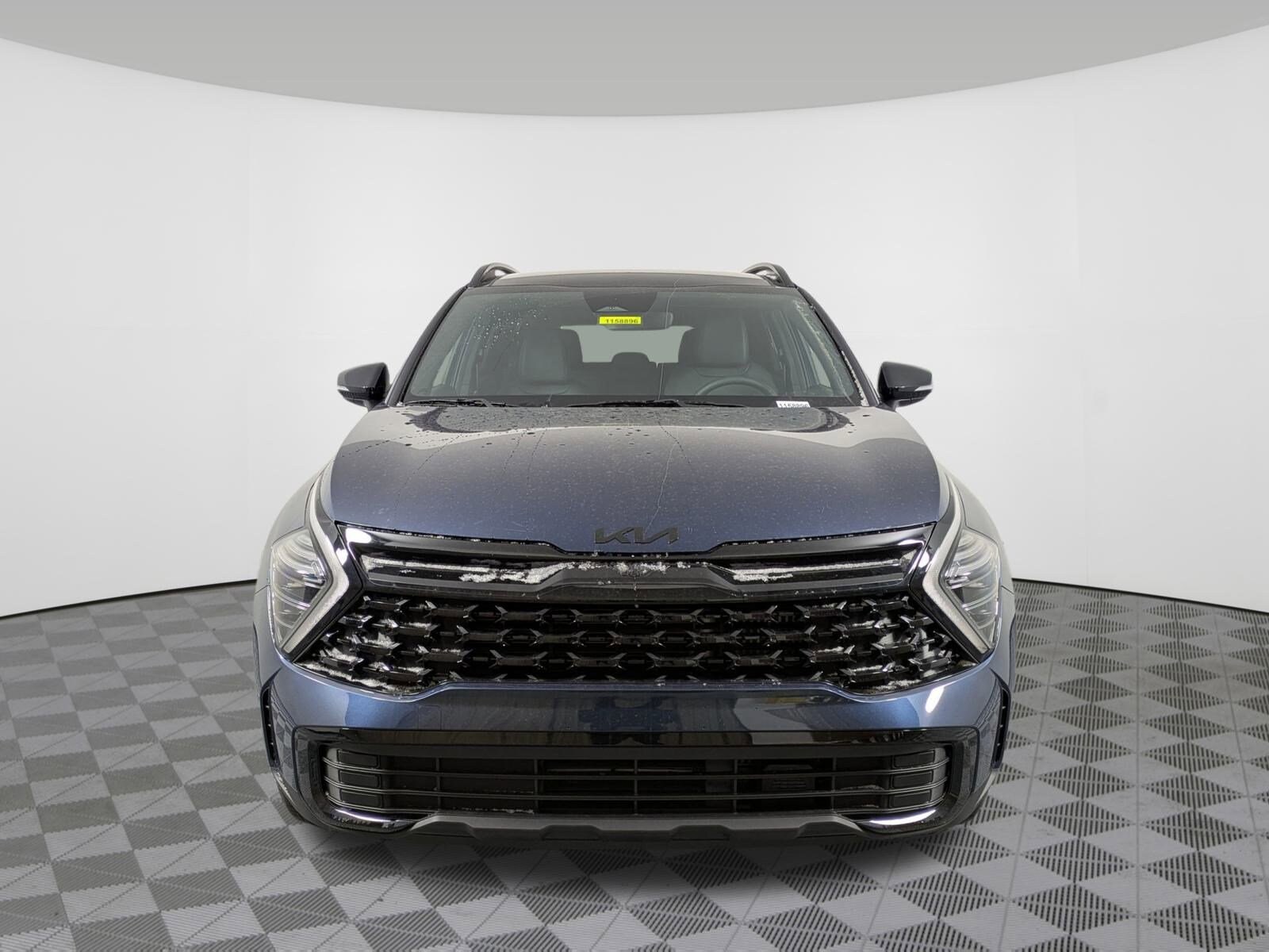 2025 Kia Sportage Plug-In Hybrid X-Line photo 3