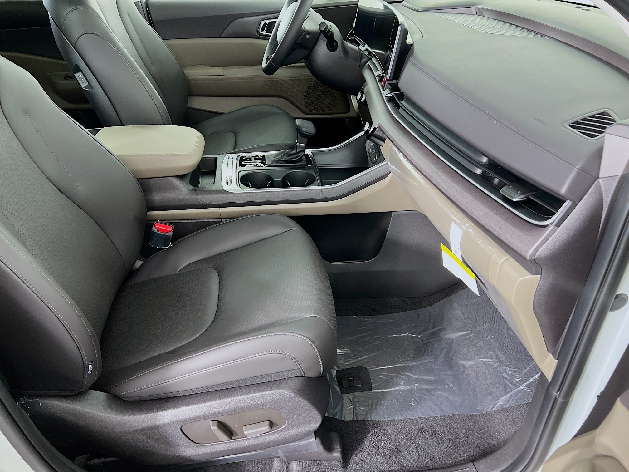 2025 Kia Carnival SX - Photo 25