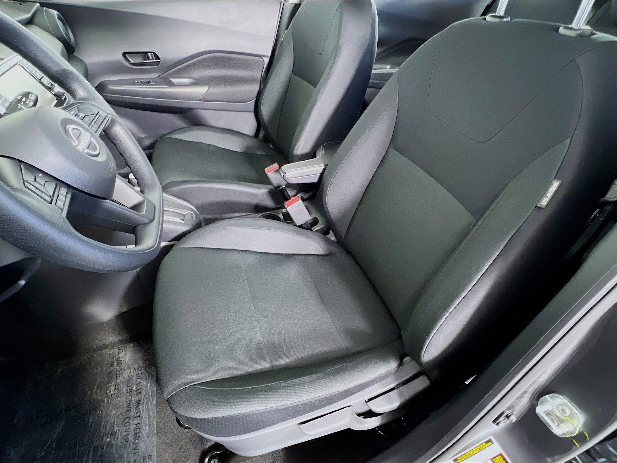 2025 Nissan Kicks Play S photo 2