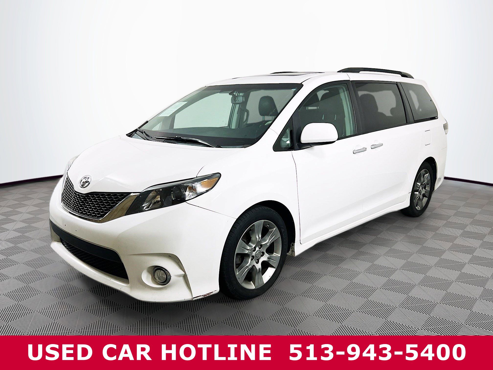 2014 Toyota Sienna SE photo 2