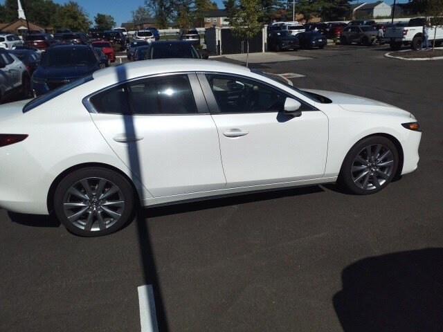 2022 Mazda Mazda3 Select Sedan photo 2