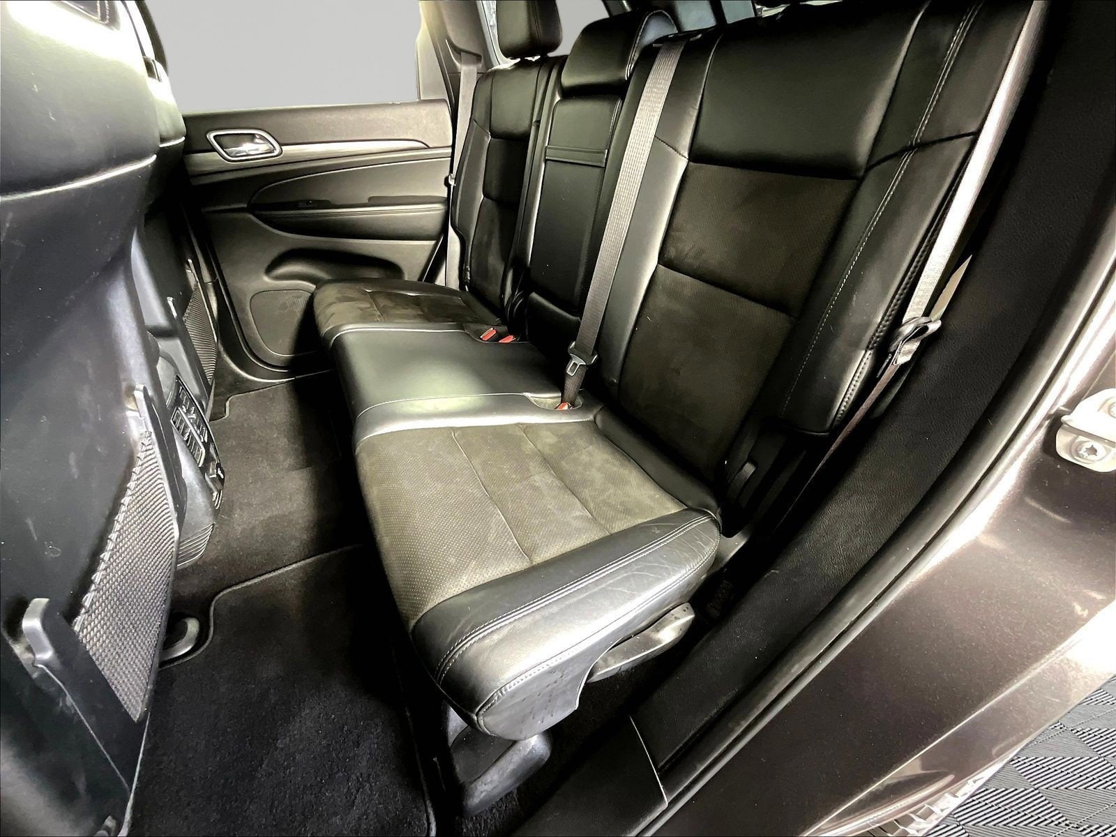 2019 Jeep Grand Cherokee Altitude - Photo 20