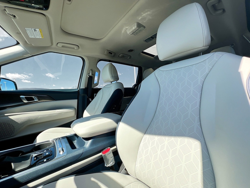 New 2026 Kia Carnival SX Van Passenger Van