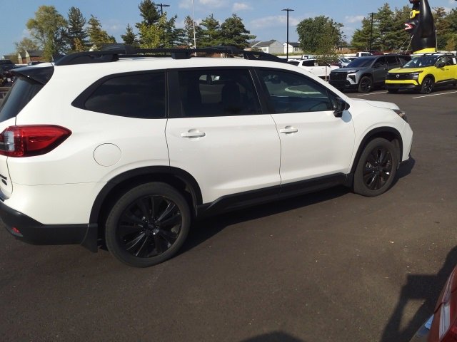 2022 Subaru Ascent Onyx Edition photo 2