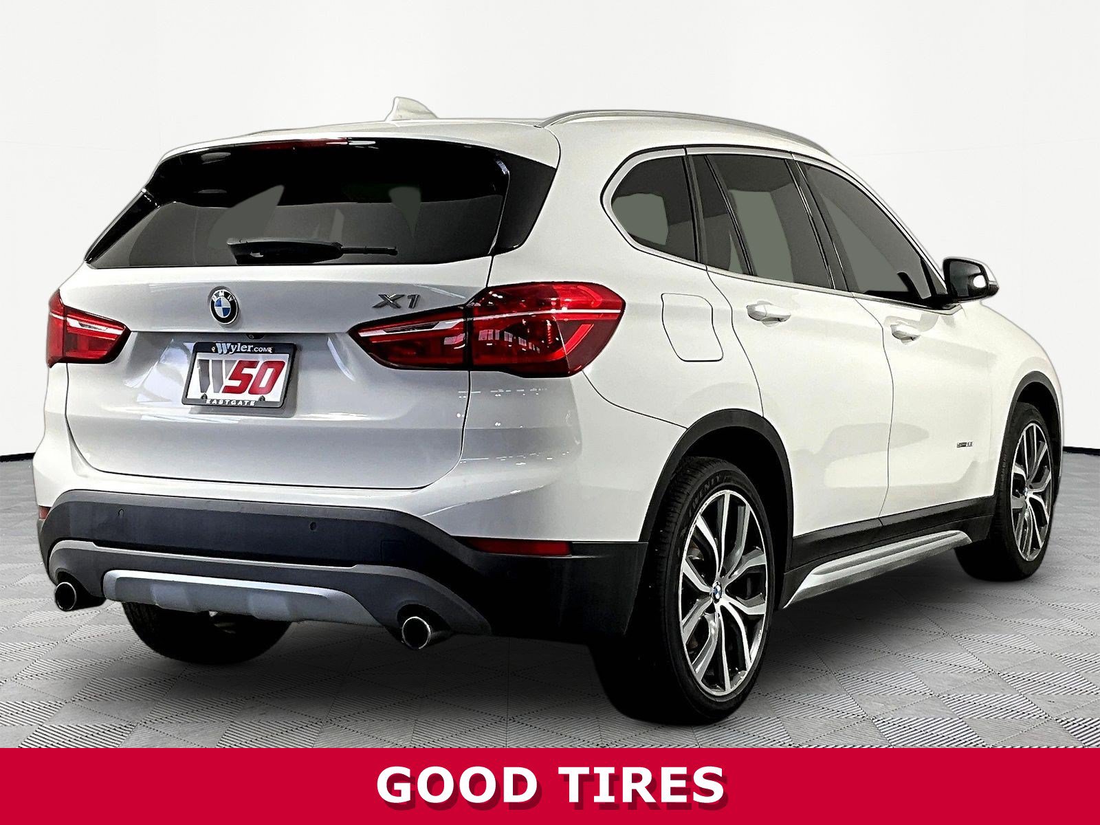 2017 BMW X1 28i - Photo 8