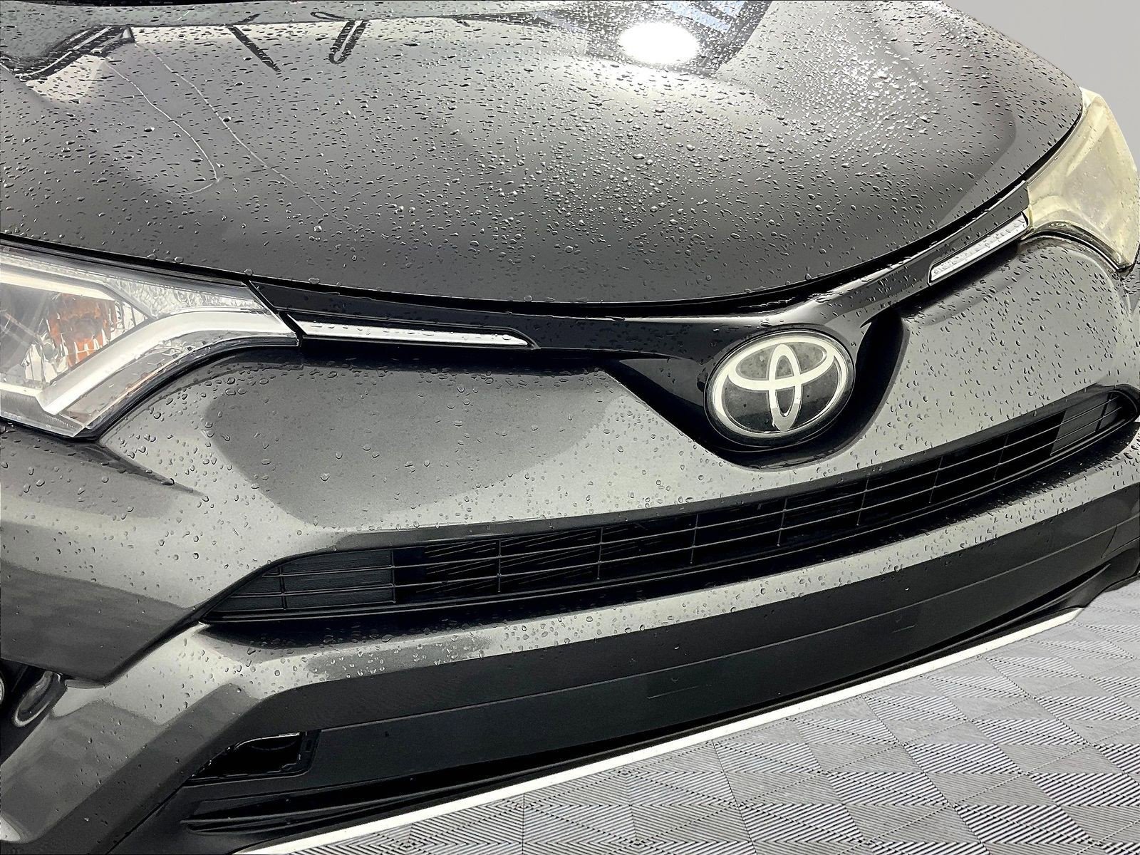 2017 Toyota RAV4 XLE - Photo 28