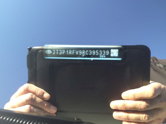 2024 Toyota RAV4 XLE photo 2