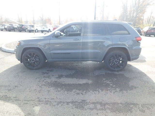 2020 Jeep Grand Cherokee Altitude photo 2