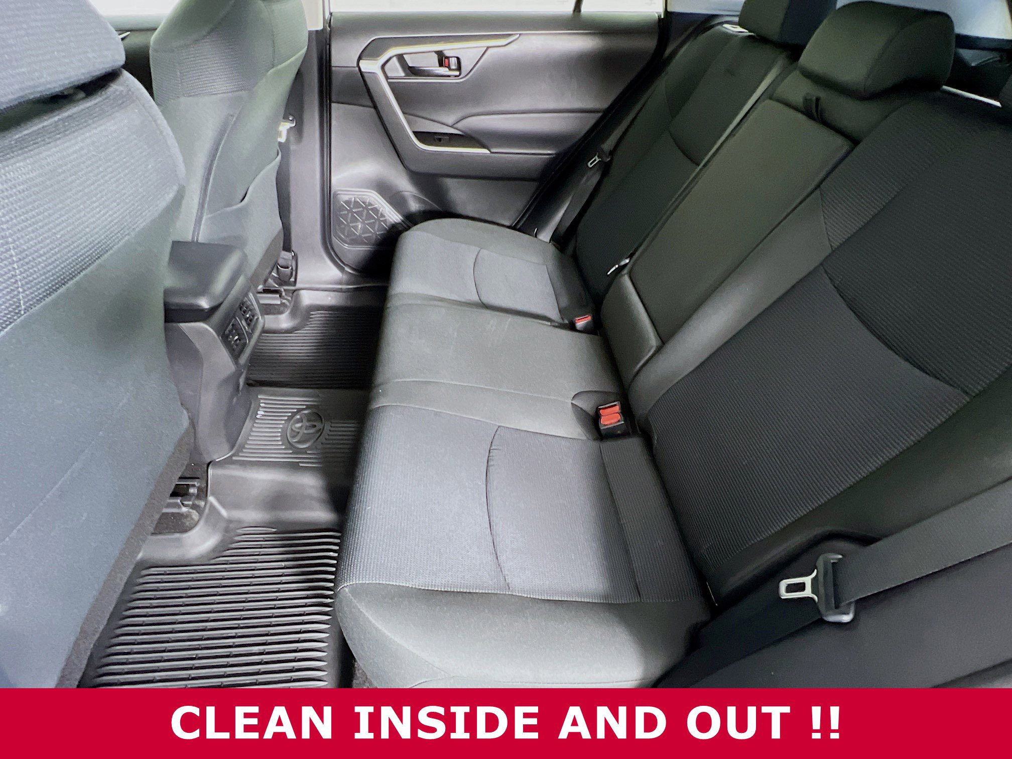 2024 Toyota RAV4 LE photo 3