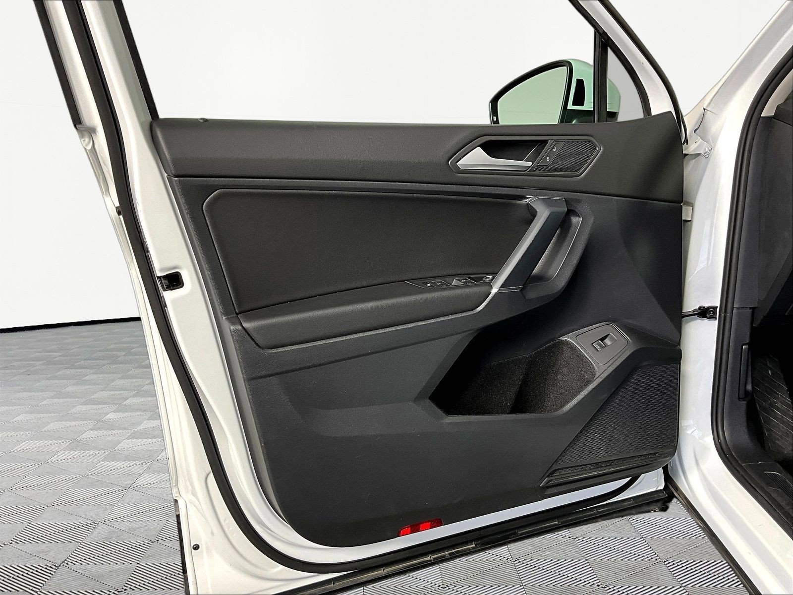 2020 Volkswagen Tiguan SEL - Photo 18