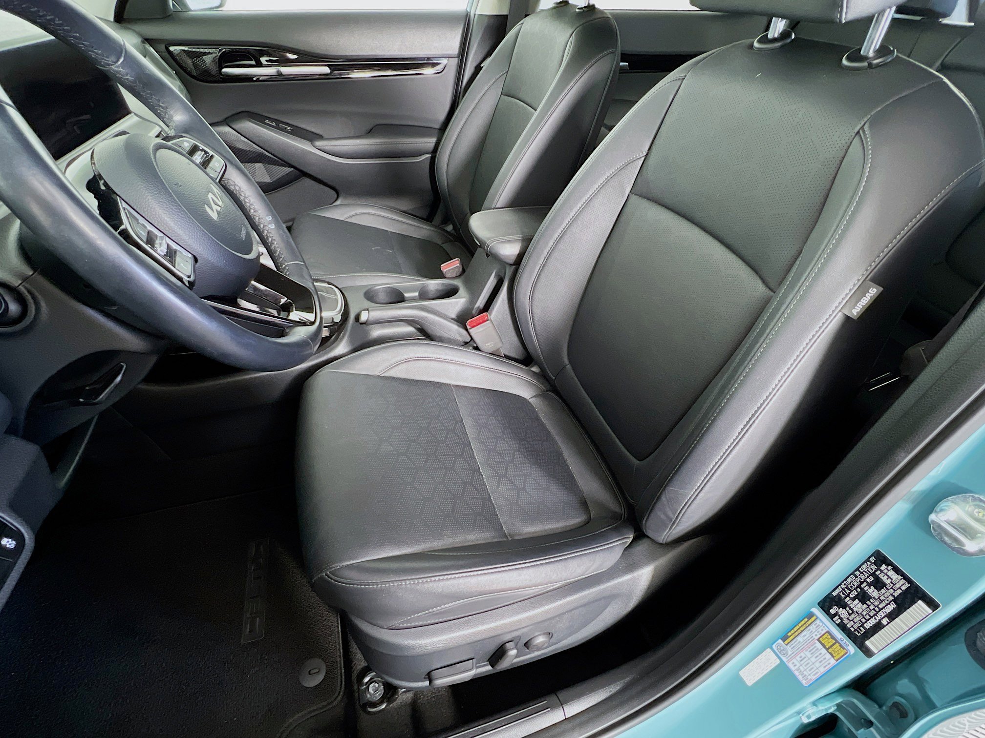 2024 Kia Seltos EX photo 2