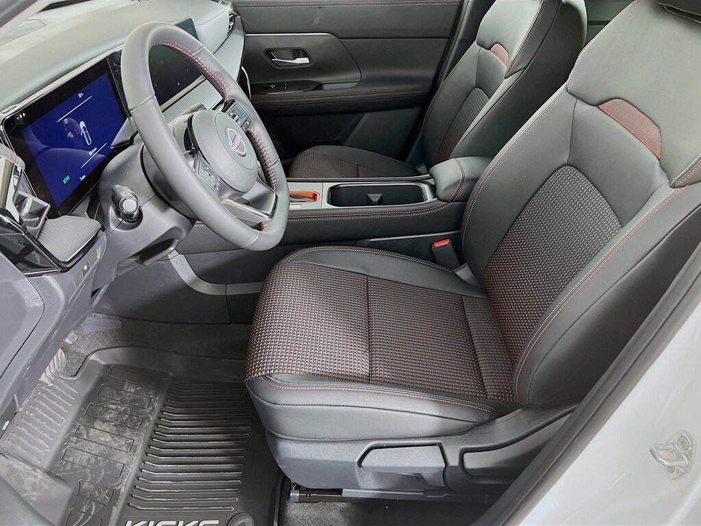 New 2026 Nissan Kicks SR SUV