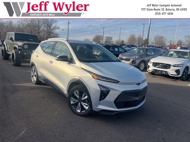 2023 Chevrolet Bolt EUV LT's photo