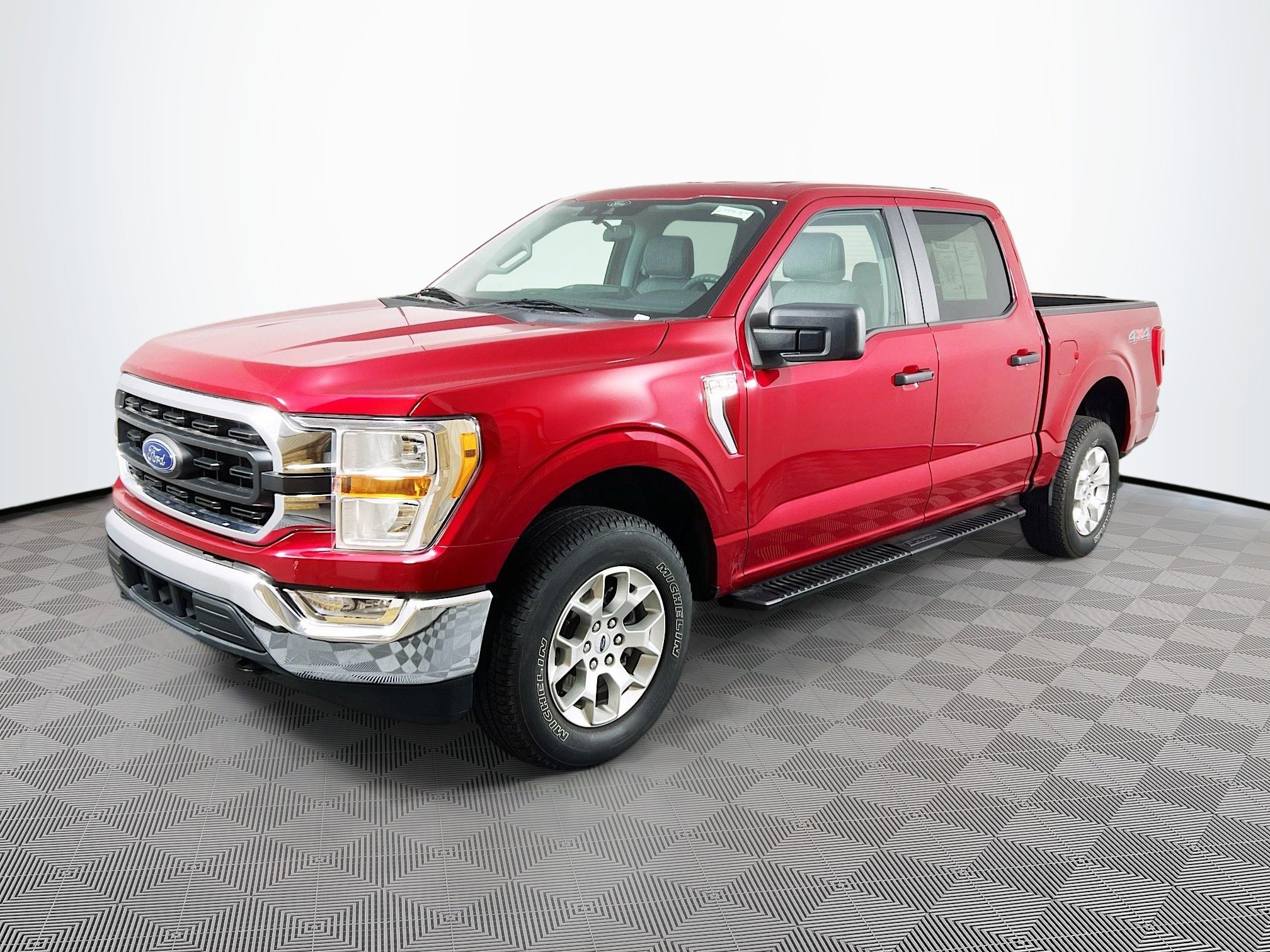2021 Ford F-150 XLT photo 2