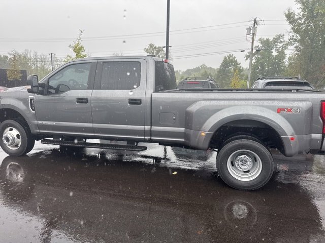 2022 Ford F-350 XL photo 3