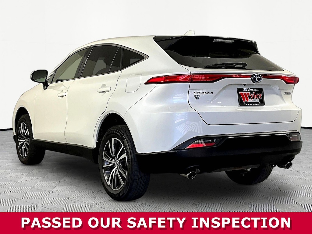 Used 2022 Toyota Venza LE SUV