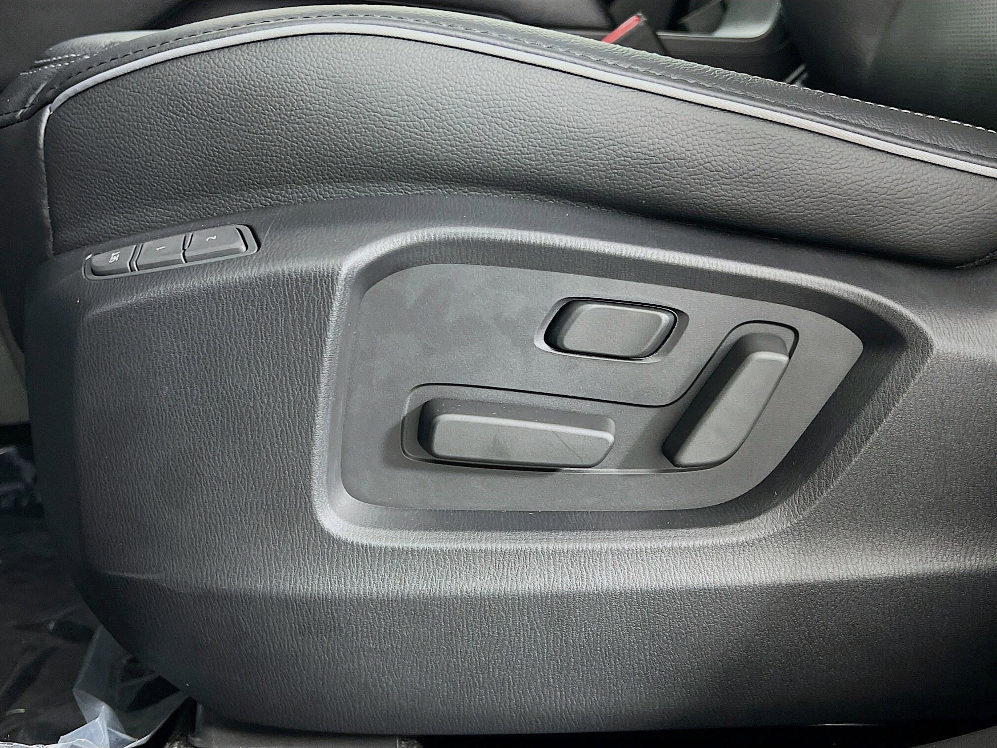 2025 Mazda CX-5 2.5 S Preferred photo 4