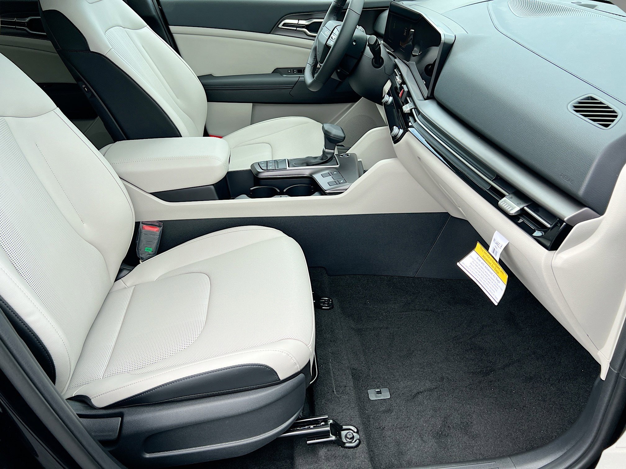 2026 Kia Sportage EX - Photo 22