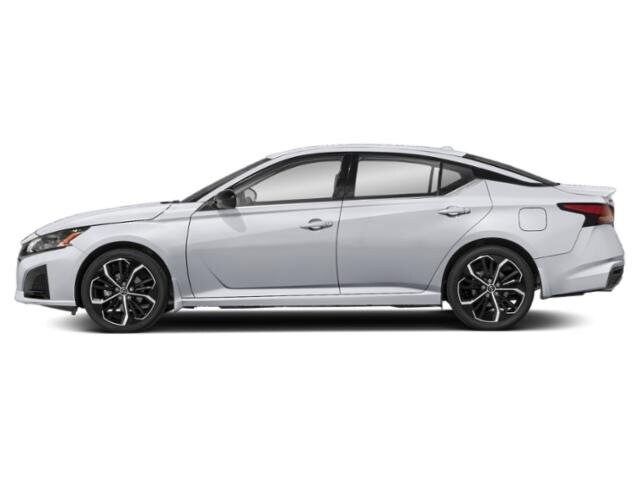 2025 Nissan Altima SR photo 3