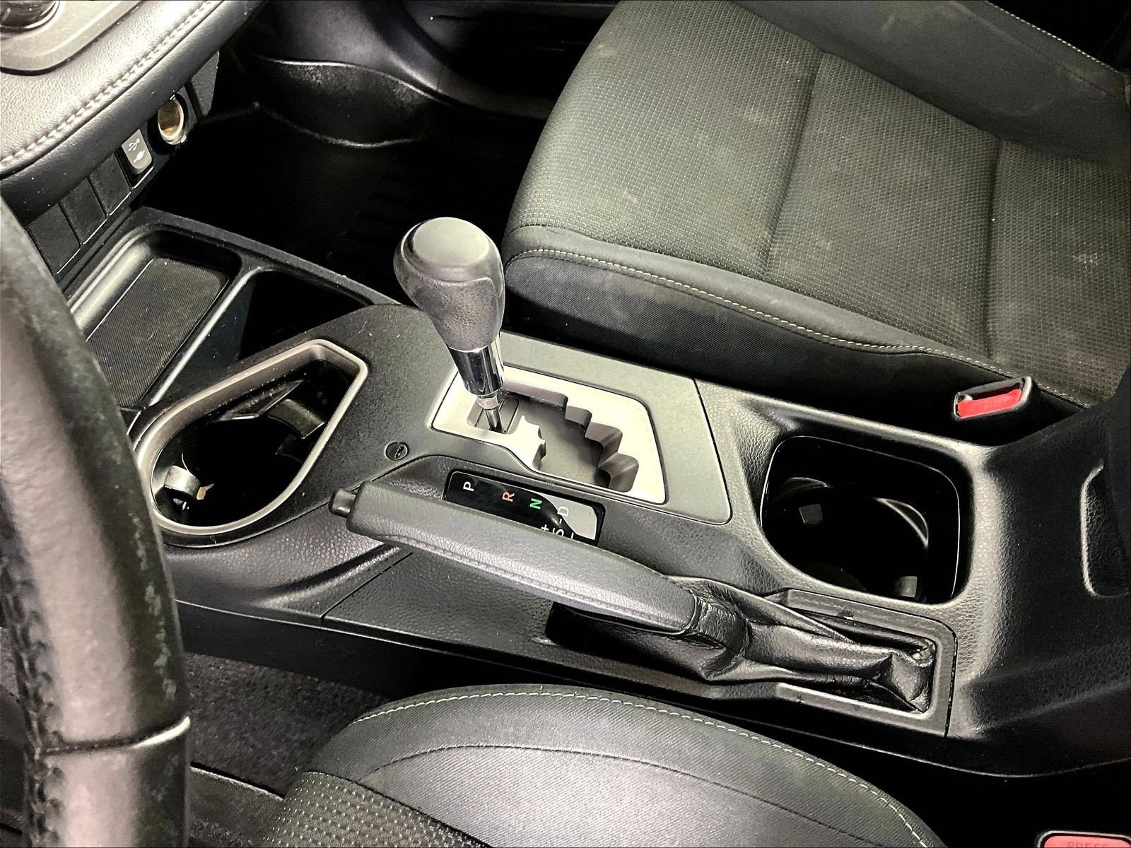2017 Toyota RAV4 XLE - Photo 15