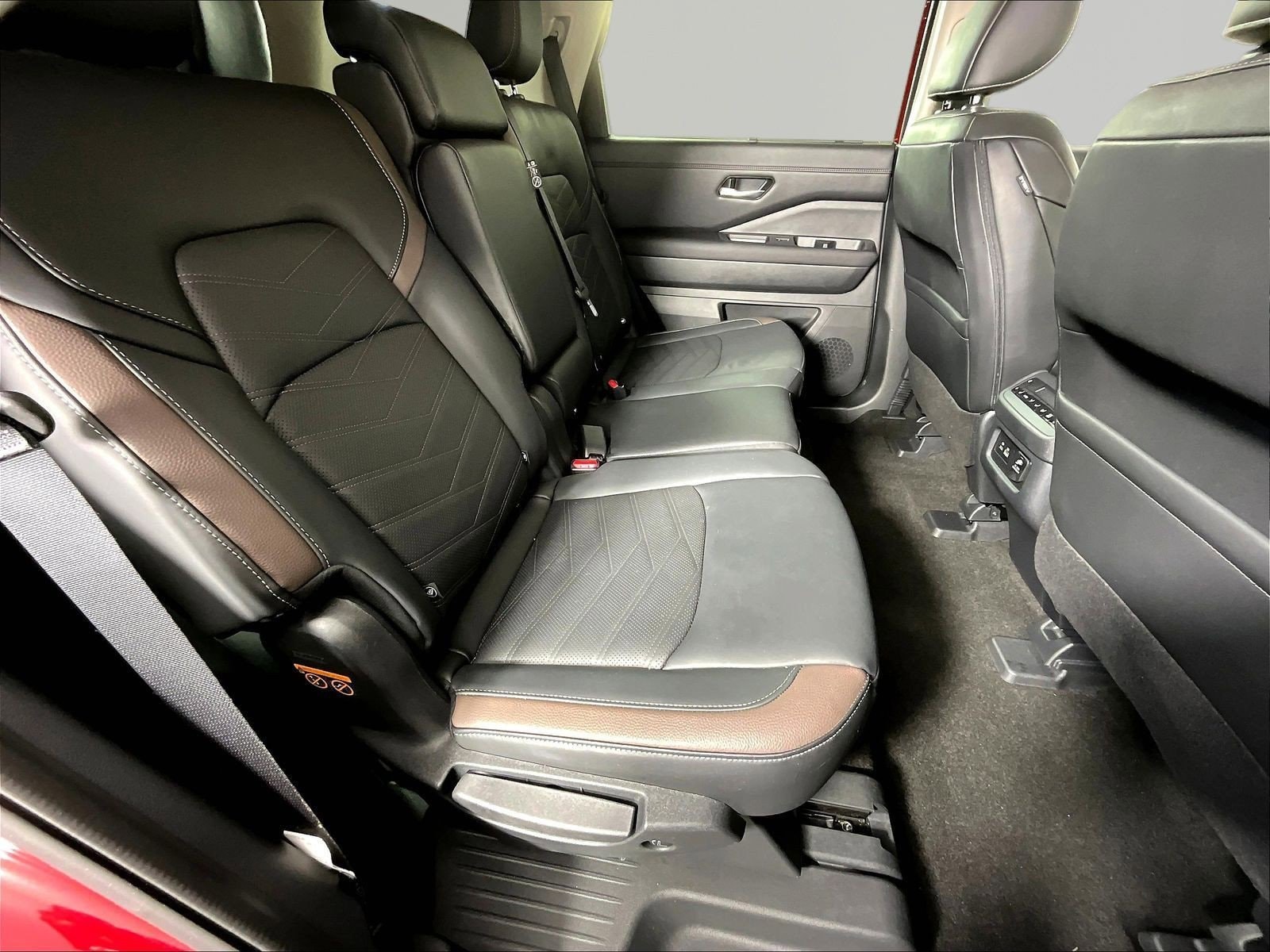 2025 Nissan Pathfinder Platinum - Photo 23