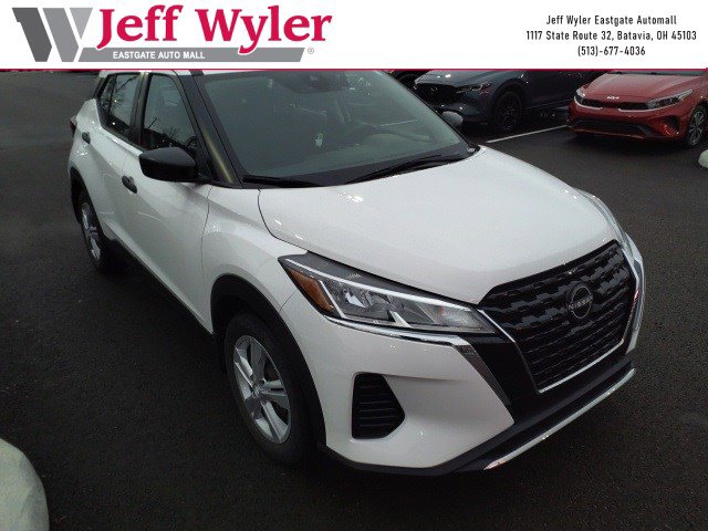 2022 Nissan Kicks S's photo