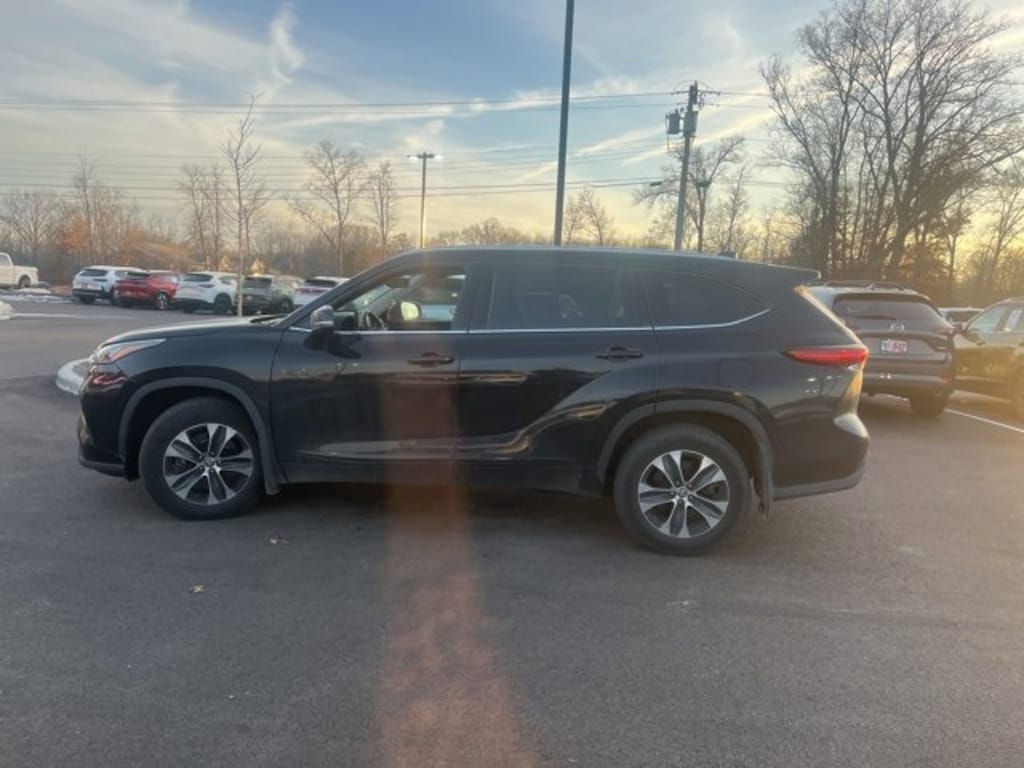 Used 2020 Toyota Highlander XLE SUV