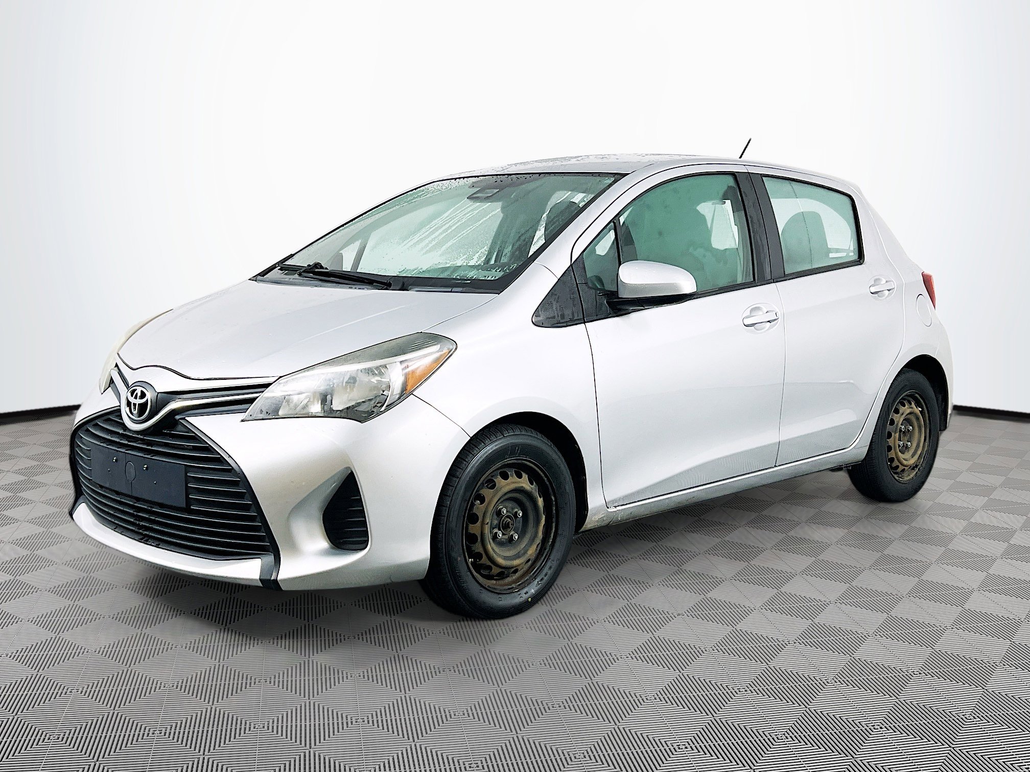 2017 Toyota Yaris L photo 2