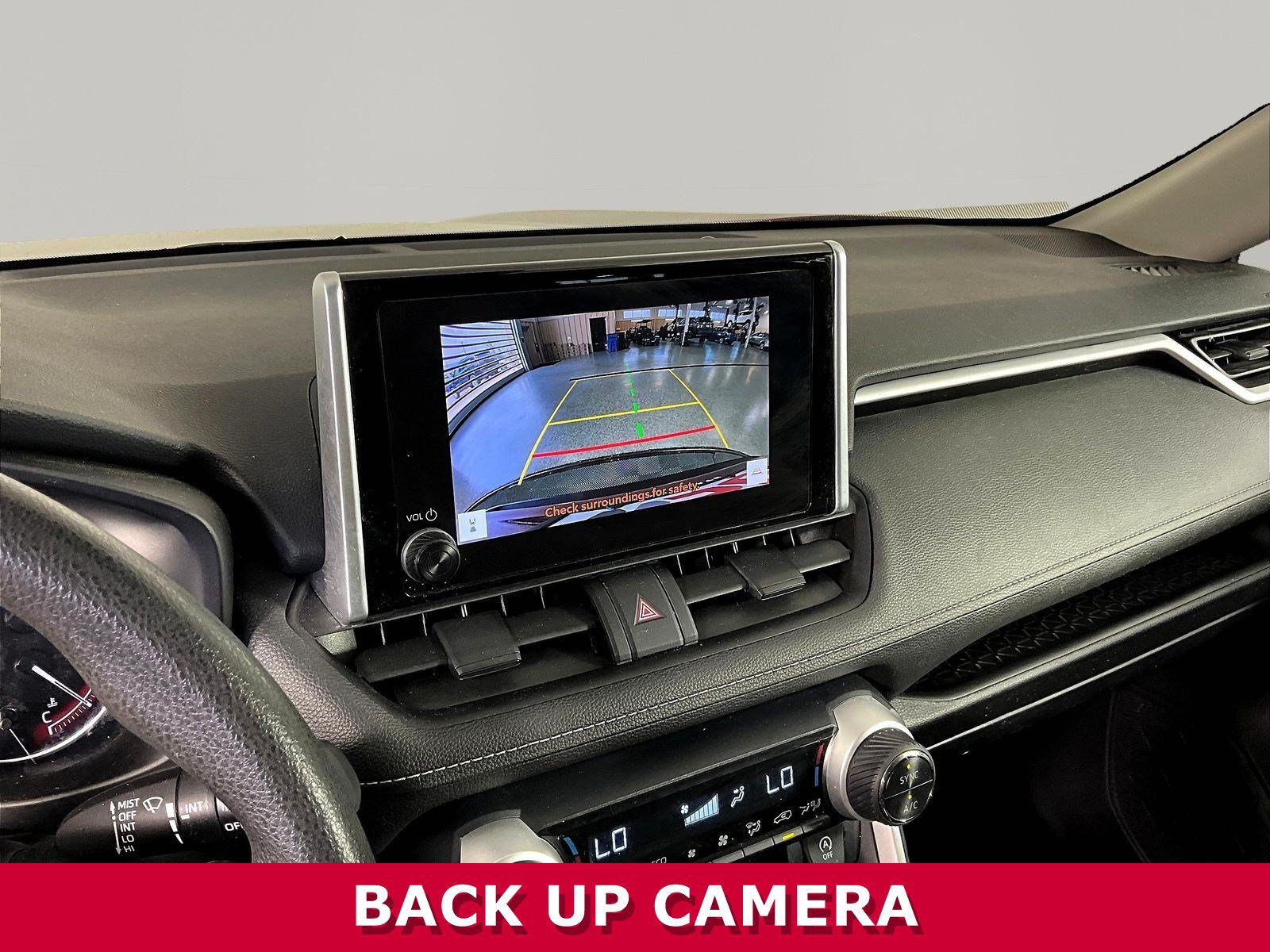 2023 Toyota RAV4 XLE - Photo 16
