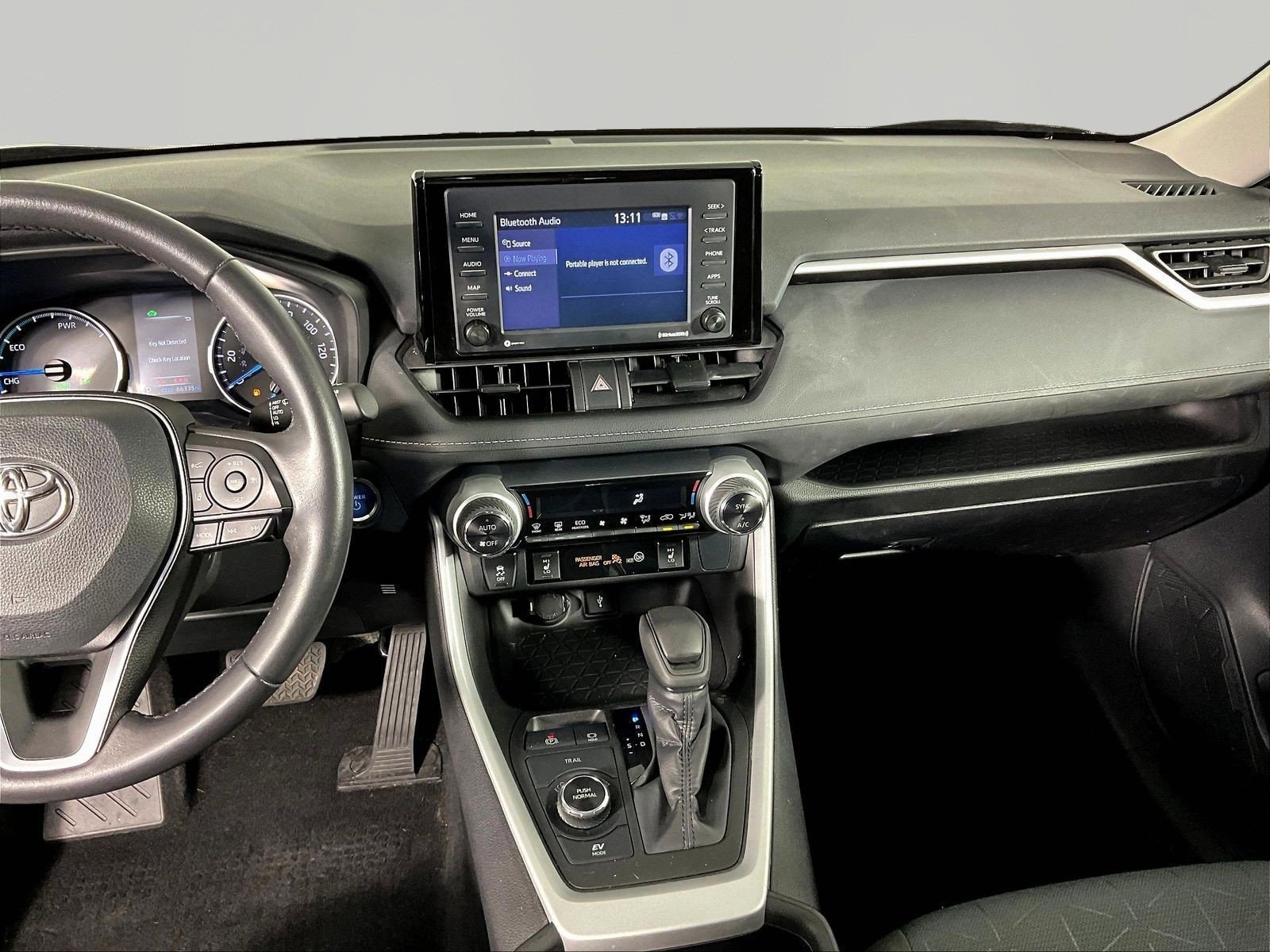 2022 Toyota RAV4 XLE - Photo 9