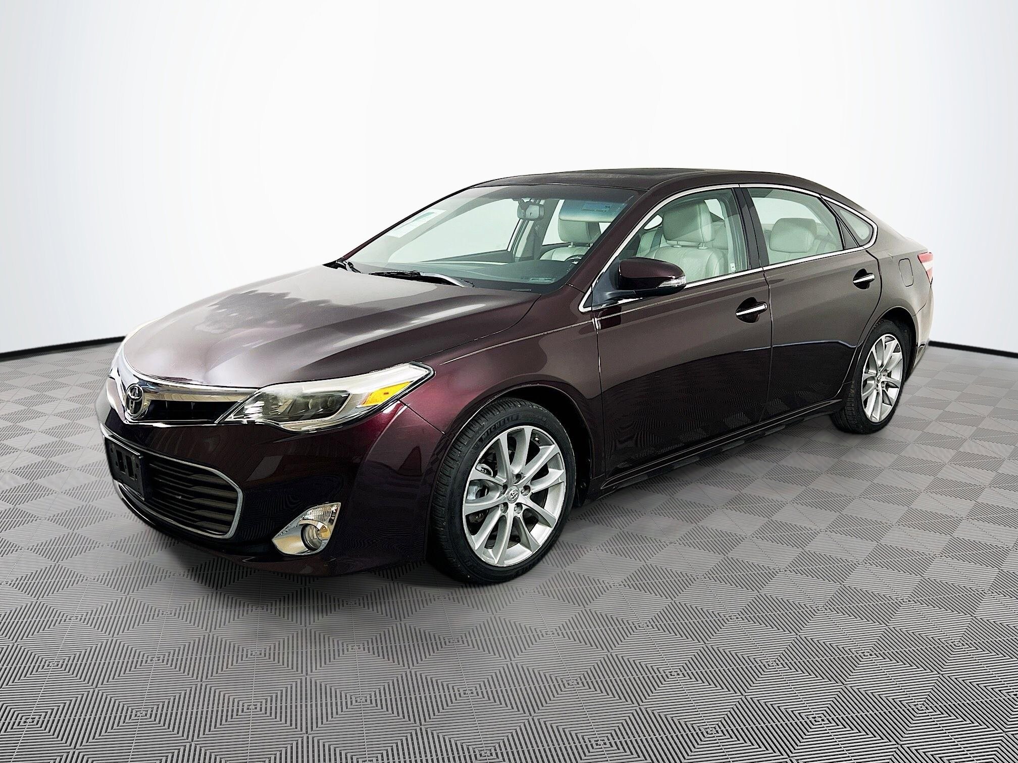 2014 Toyota Avalon XLE Touring photo 2