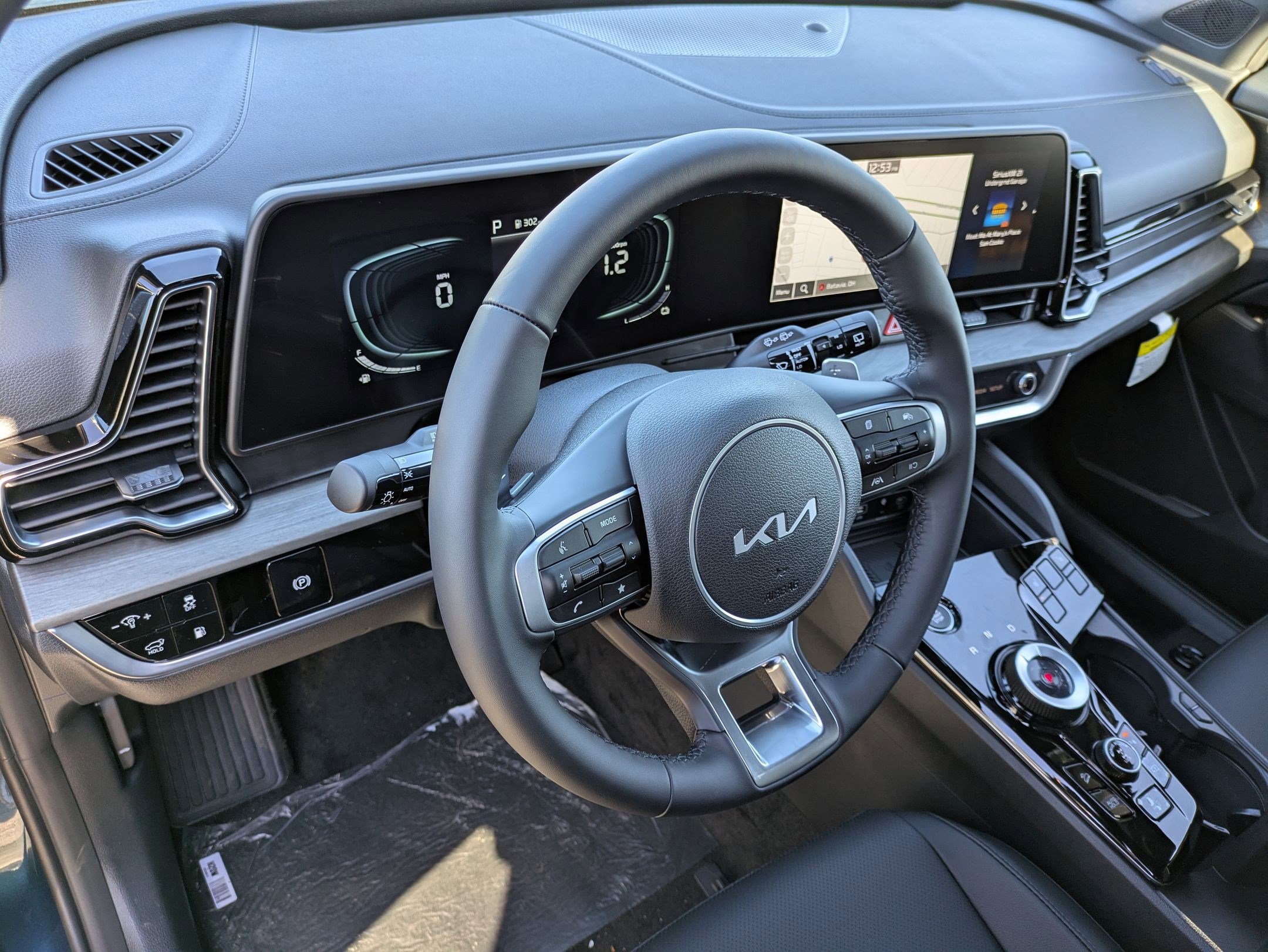 2025 Kia Sportage Plug-In Hybrid X-Line photo 3
