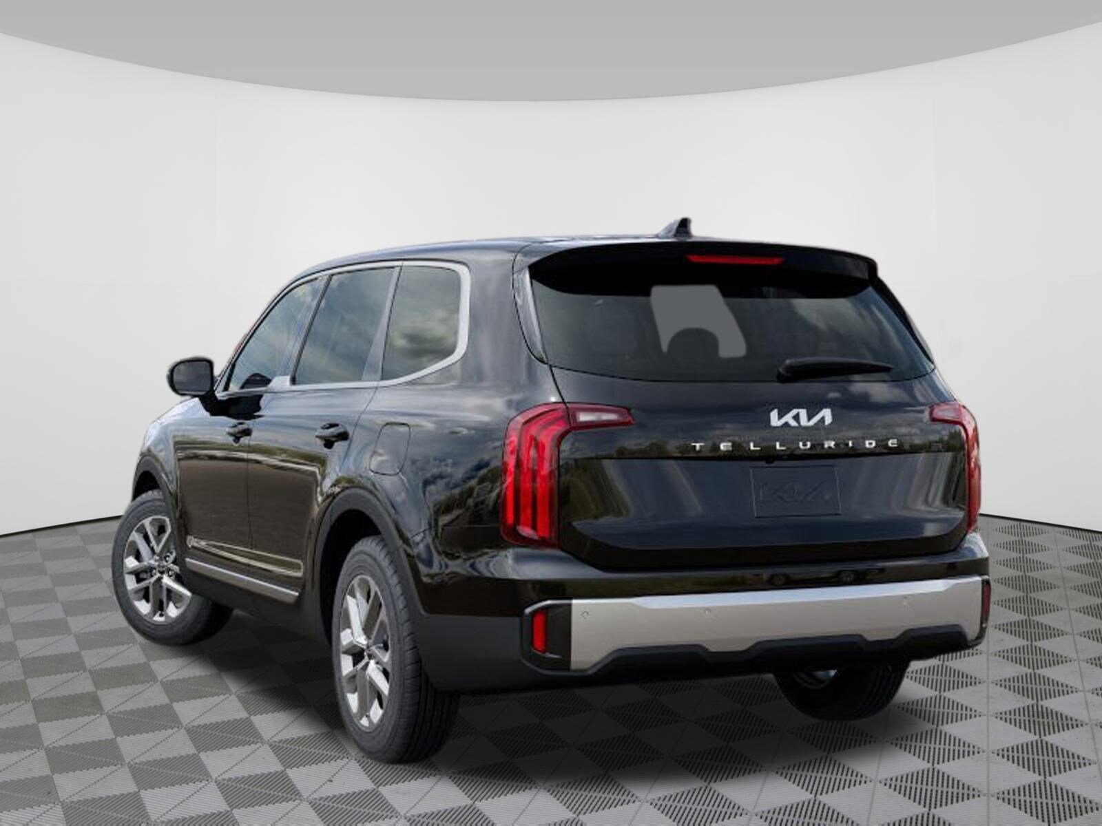 2025 Kia Telluride LX photo 4