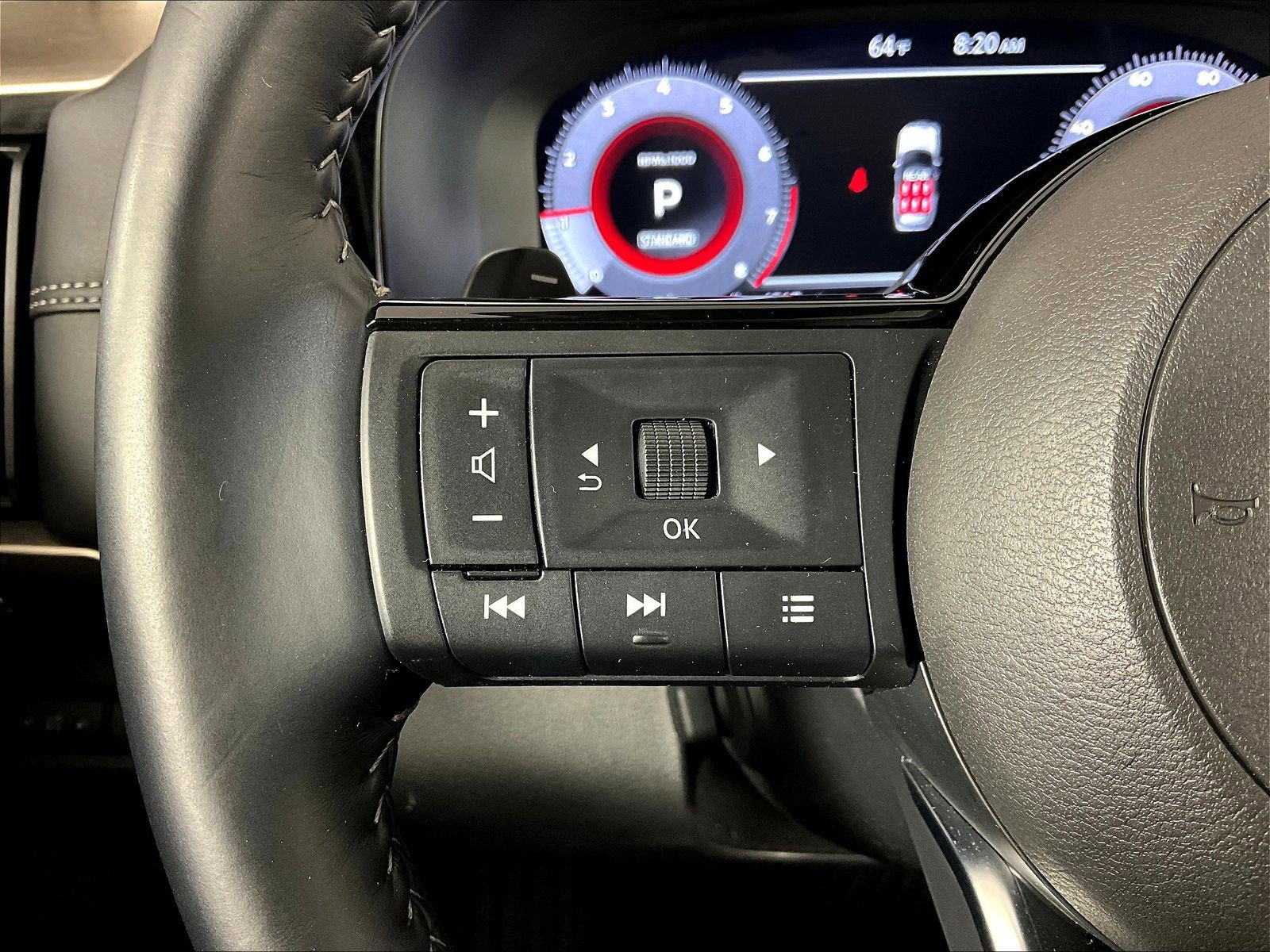 2025 Nissan Pathfinder Platinum - Photo 10