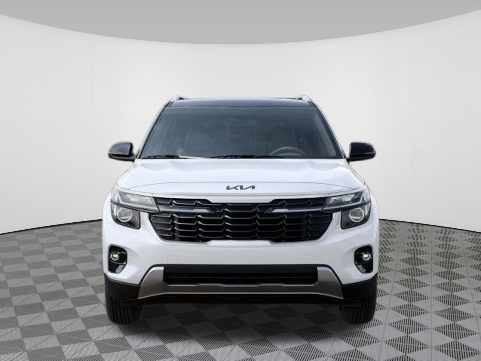2025 Kia Seltos S photo 2