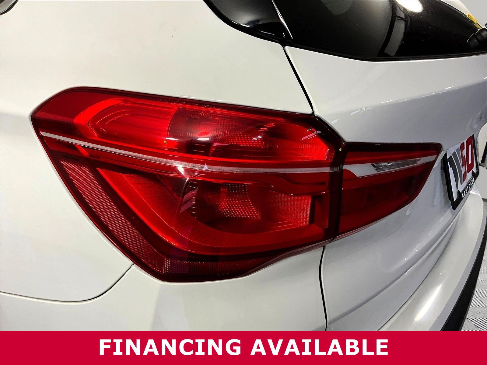 2017 BMW X1 28i - Photo 25