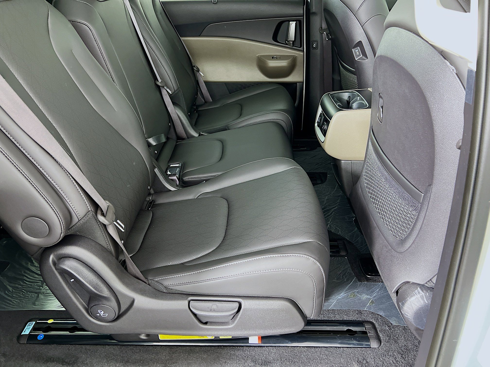 2025 Kia Carnival SX - Photo 24