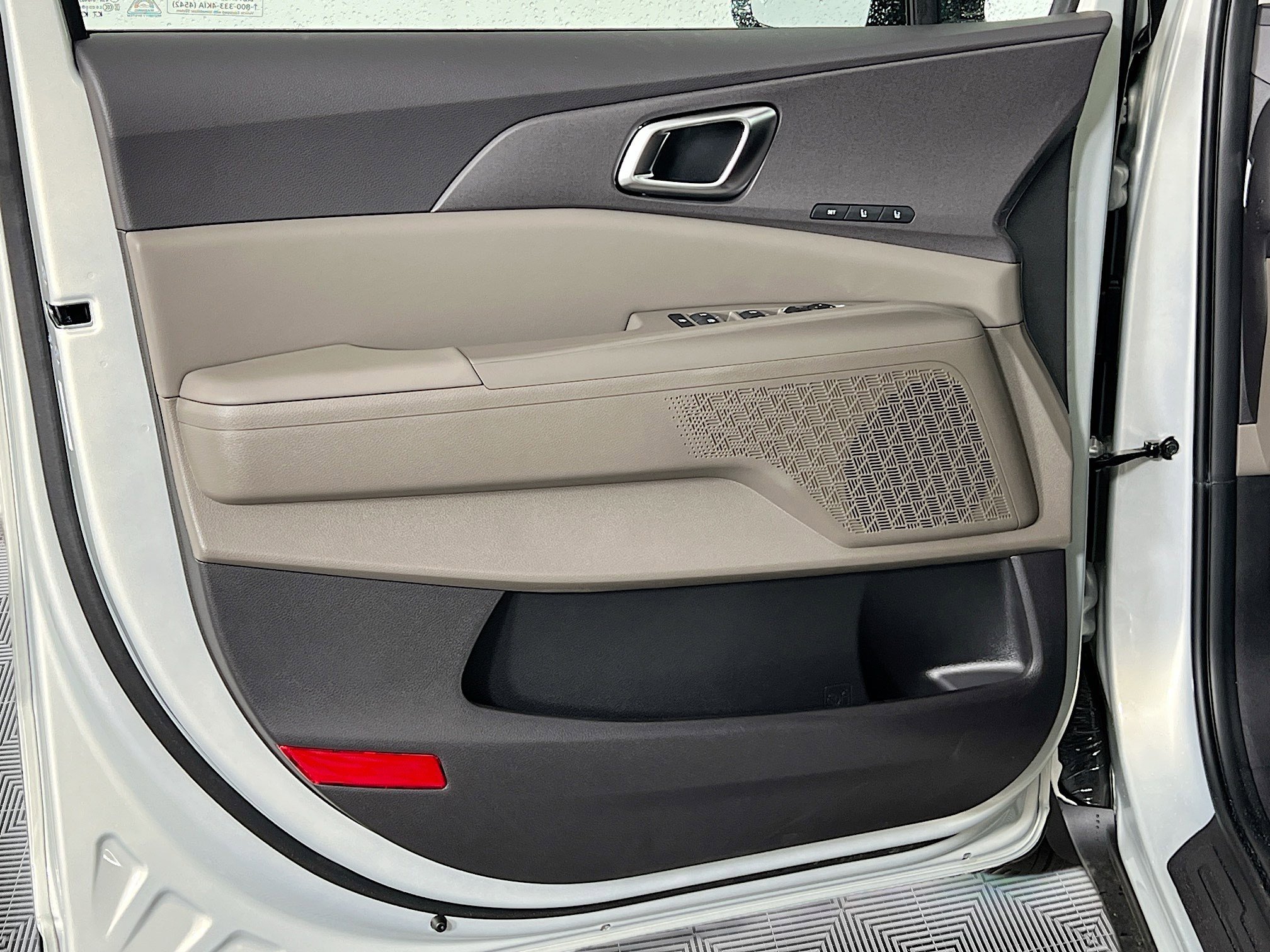 2025 Kia Carnival SX - Photo 20