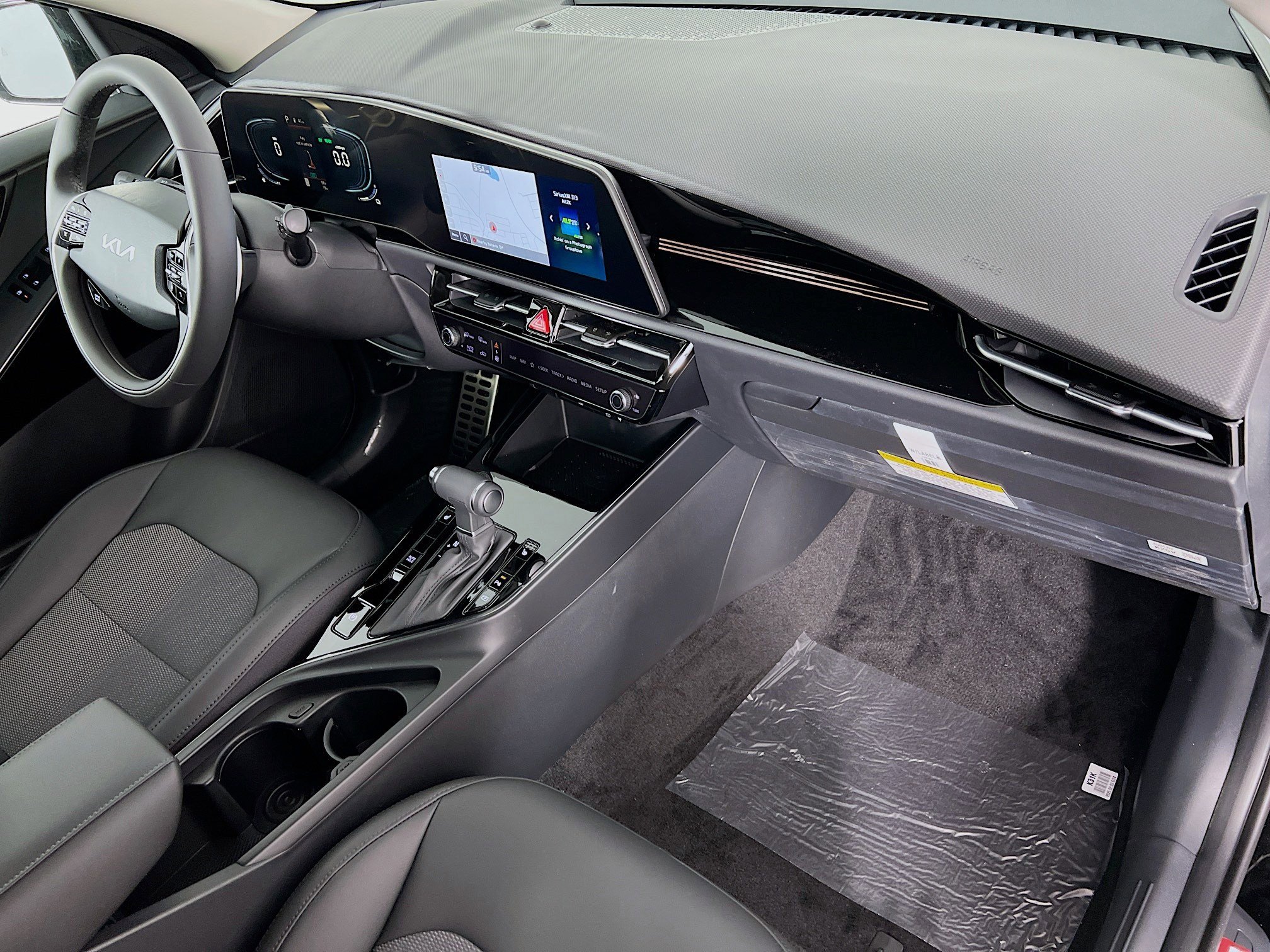 2025 Kia Niro EX Touring - Photo 22